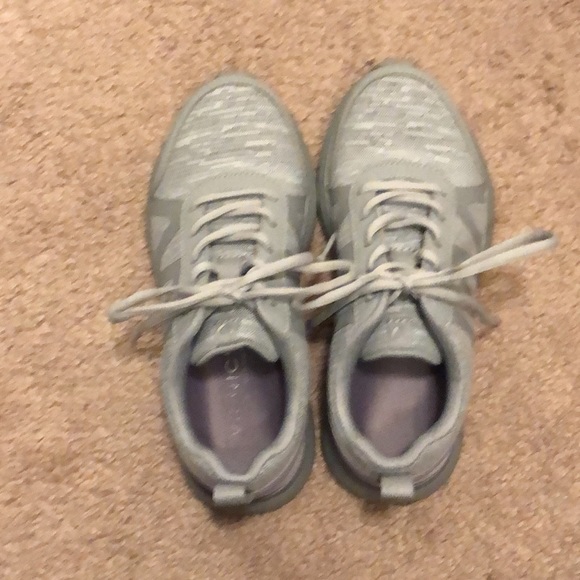 vionic kiara work sneaker